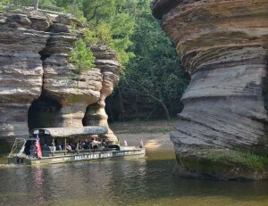 wisconsin dells boat tours schedule